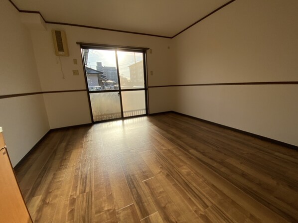 メゾンフロイデ三番館の物件内観写真